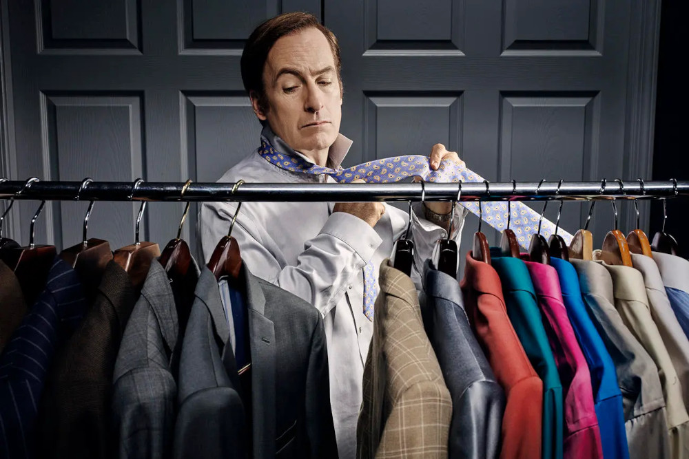 https://clove.red/2023-01-24_hfr_saul_goodman_suit_rack.jpg